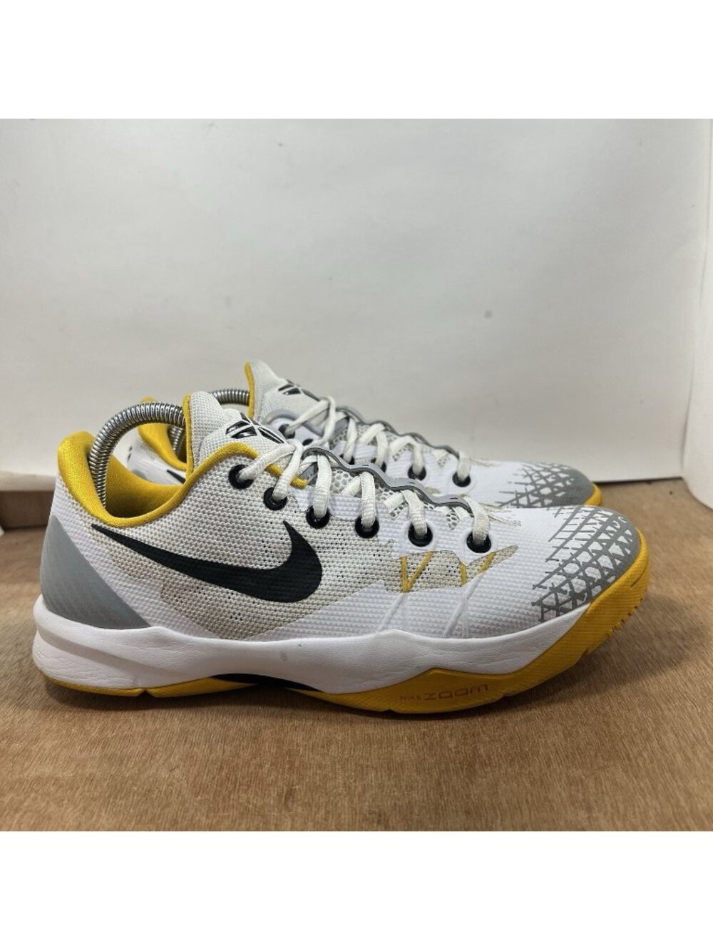 Nike Zoom Kobe Venomenon 4 White University Gold Men Size 9